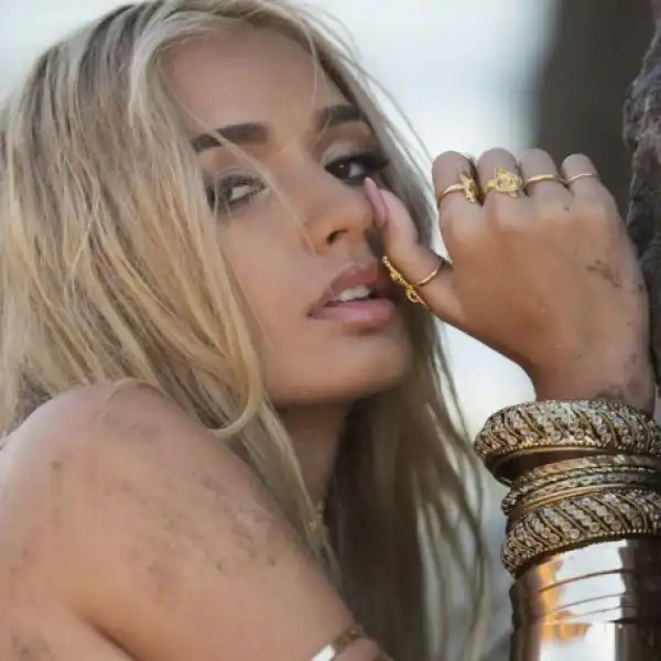 Pia Mia - Pia (ft. Offset)